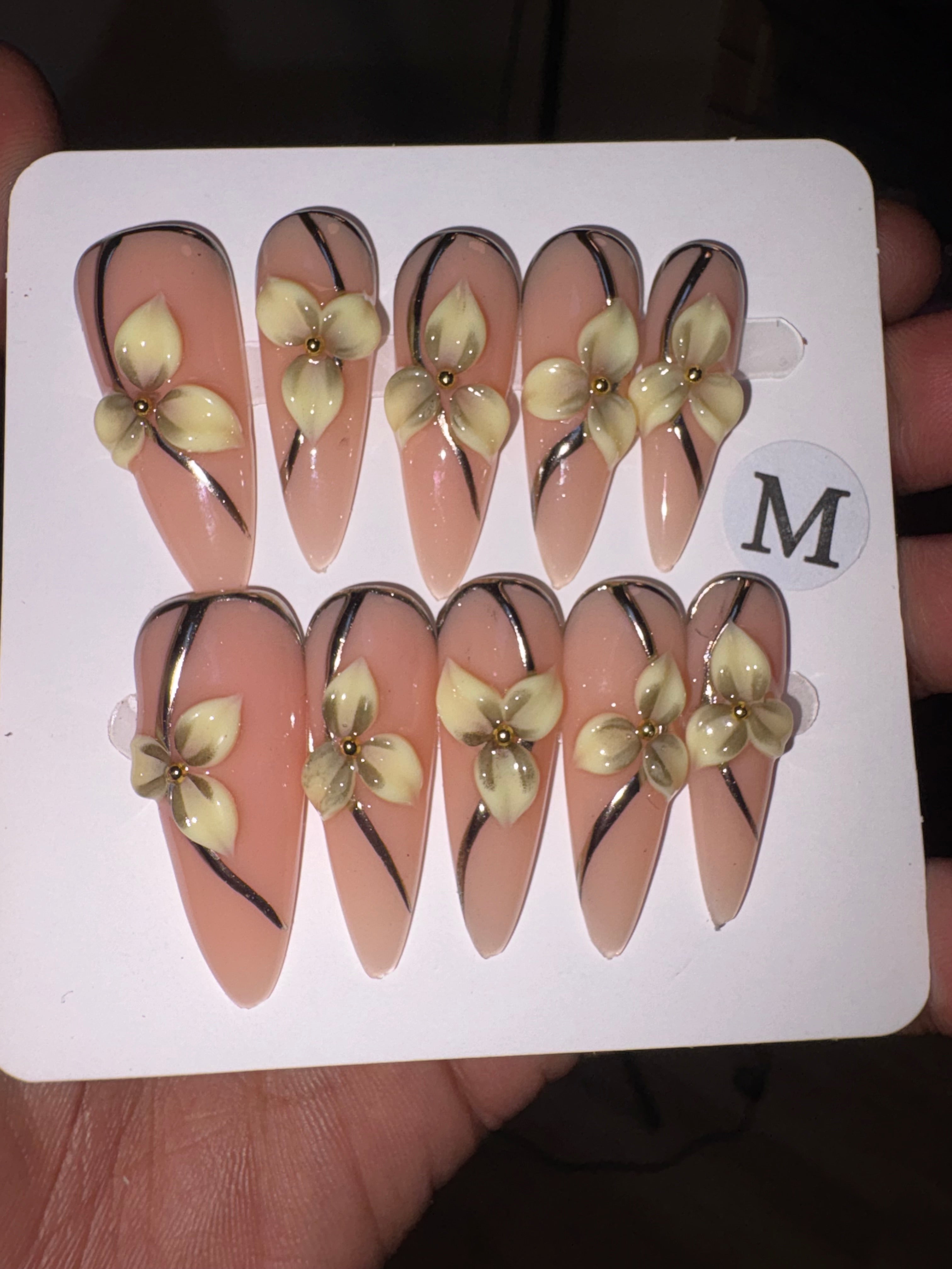 Medium length press ons